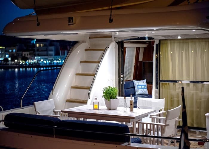 rent yacht athens greece