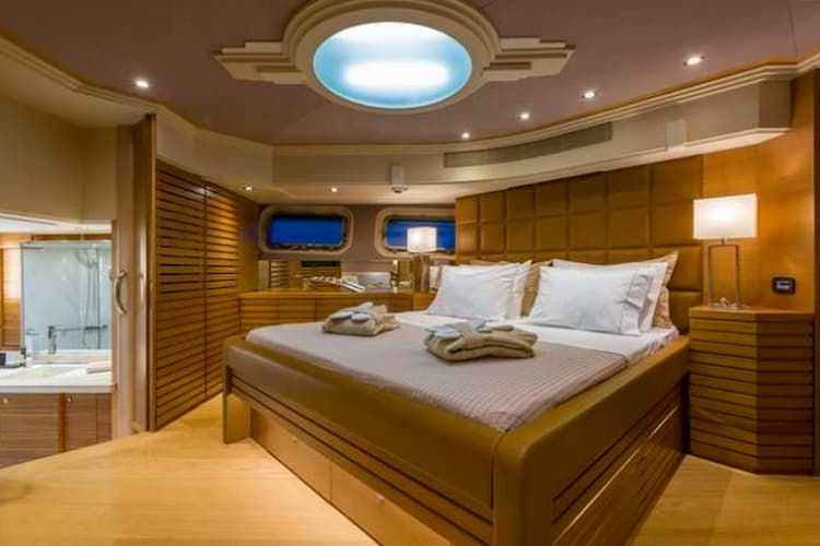 Luxury Yacht Charter, Greece Yacht Charter