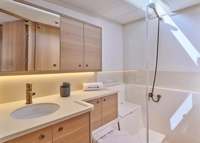  yacht Mykonos,  yacht bath, luxury amenities