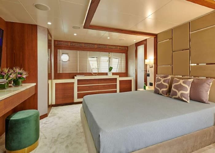 luxury yacht accommodation, master cabin, Corfu yacht charter